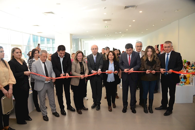 BAŞKANIMIZ EKİCİOĞLU, “EMEKÇİ KADINLAR BULUŞMASI” TEMALI SERGİ AÇILIŞINI NEŞET ERTAŞ KÜLTÜR SANAT MERKEZİ’NDE GERÇEKLEŞTİRDİ.