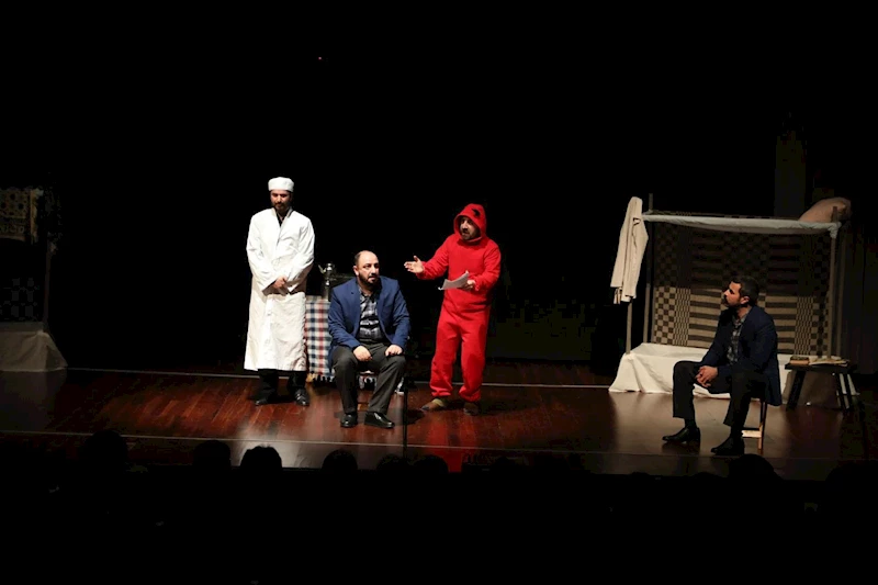 28 ŞUBAT’IN 27. YIL DÖNÜMÜNDE “BİN YIL” TİYATRO OYUNUNA KONYALILARDAN BÜYÜK İLGİ