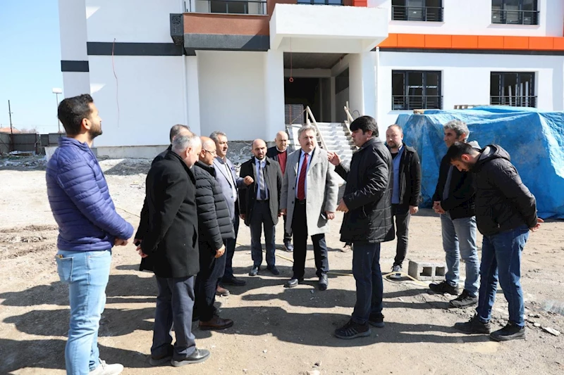 BAŞKAN PALANCIOĞLU, YILDIRIM BEYAZIT MAHALLESİ KENTSEL DÖNÜŞÜM DAİRELERİNİ İNCELEDİ