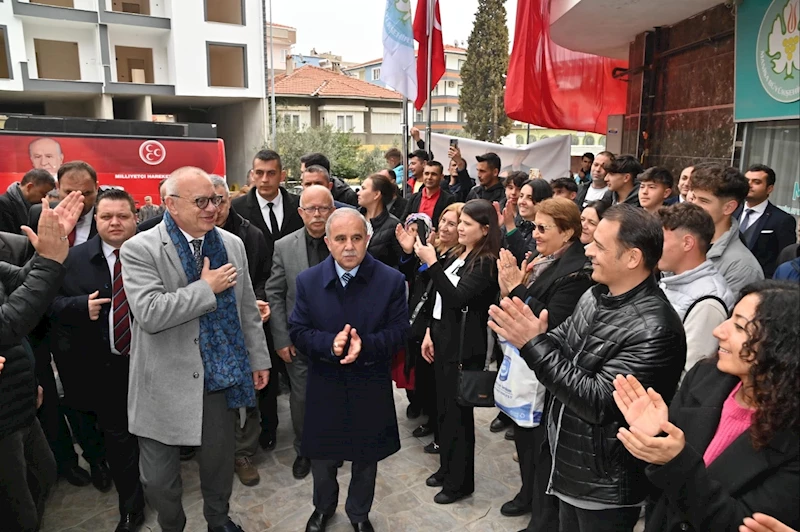Başkan Ergün, Gördes’te Büyükşehir Çalışanlarıyla Buluştu
