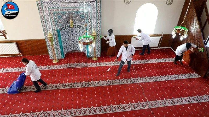 Camilerimizi Gül Suyu ile Yıkayıp Ramazan Ayına Hazırlıyoruz…