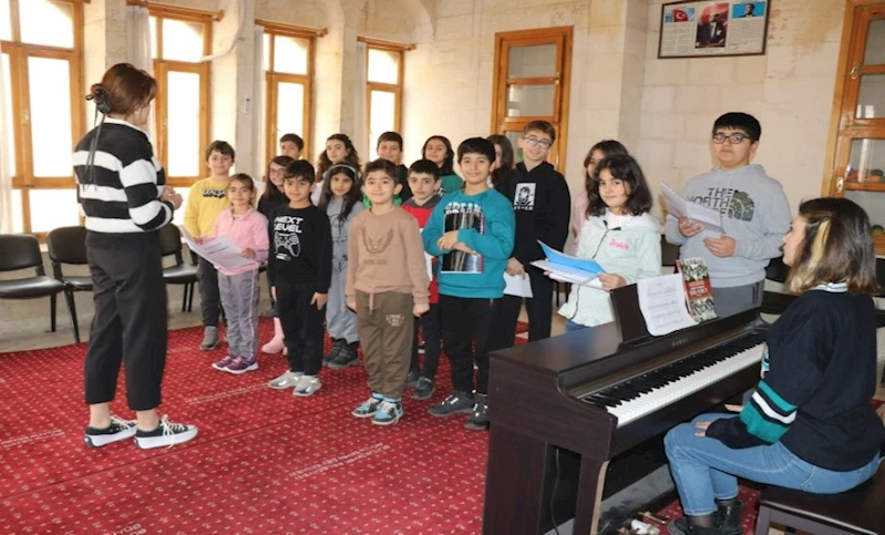 Büyükşehir Belediyesi Geleceğin Sanatçıları, Müzik Ustalarını Yetiştiriyor