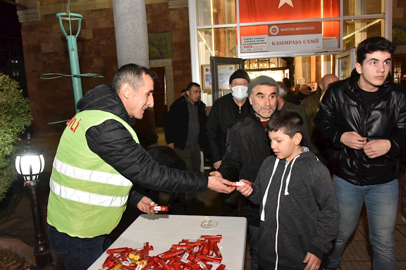 -MİRAÇ KANDİLİ’NDE MEVLİT ŞEKERLERİ BOZÜYÜK BELEDİYESİ’NDEN