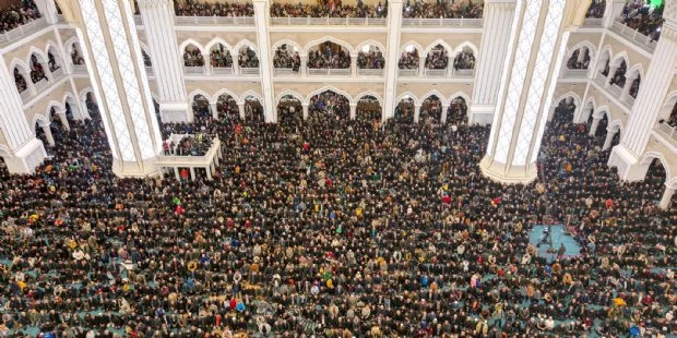 10 Binlerce Kişi Şahinbey Millet Cami´nde Depremzedeler İçin Dua Etti