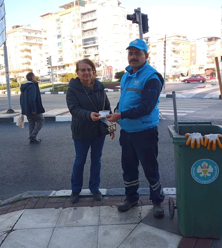 Büyükşehir Personelinin Duyarlı Davranışıyla Kayıp Cüzdan Sahibini Buldu
