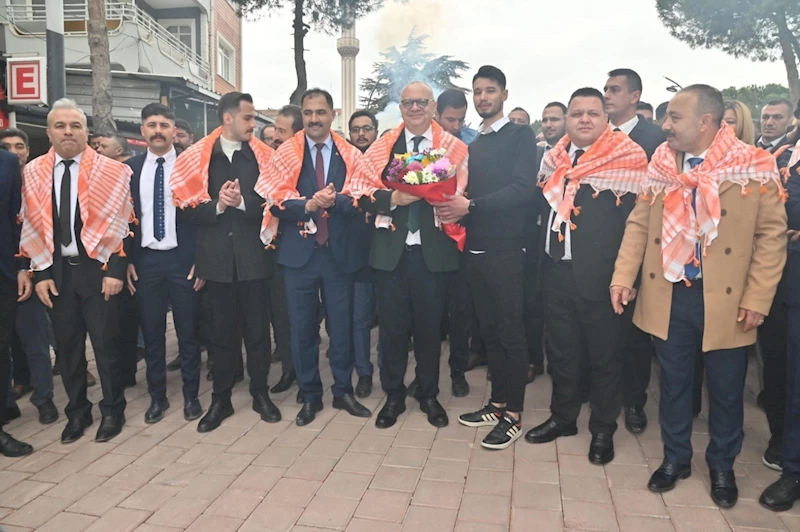 Başkan Ergün Akıncılar Şehri Demirci’de Büyük İlgiyle Karşılandı