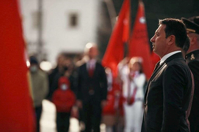 İNANÇ, AZİM VE YİĞİTLİKLE ÖRÜLMÜŞ BİR DESTAN: ÇANAKKALE