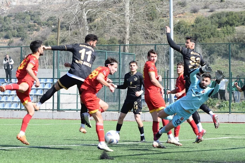 Nilüfer FSK Karasuspor engelini 3 golle aştı