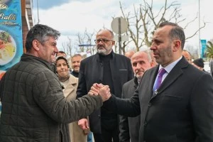 BAŞKAN TUTUK’TAN PAZAR ESNAFI ZİYARETİ