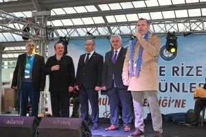 BAŞKAN TUTUK KURTULUŞ GÜNLERİ VE MIHLAMA ŞENLİĞİNDE VATANDAŞLARLA BİR ARAYA GELDİ