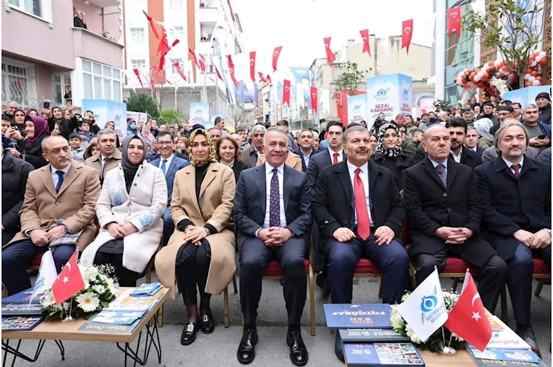 Sultangazi, Sezai Karakoç Gençlik Spor ve Engelliler Merkezi, Bakan Fahrettin Koca’nın katılımıyla açıldı.