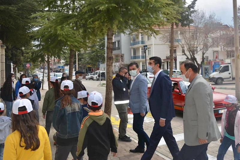 Kırmızı Çizgimizi Çekiyoruz ! Önceliğimiz Yaya