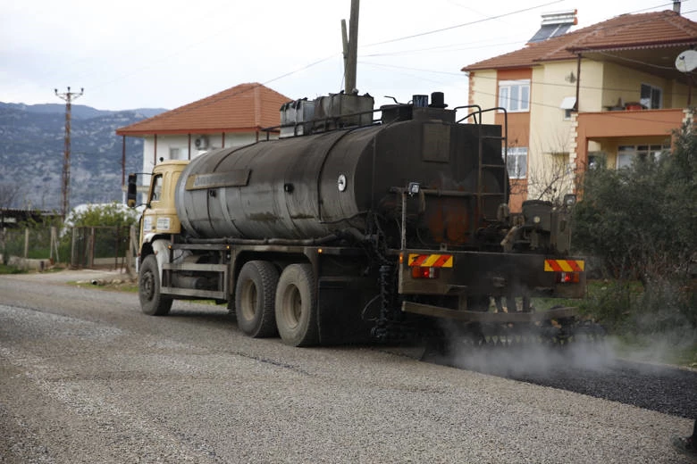 Büyükşehir Belediyesi’nden Karataş Mahallesi’ne asfalt