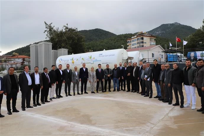 ALANYA DOĞAL GAZA KAVUŞUYOR - BAŞKAN YÜCEL: TESİS TAMAMLANDI, BORU HATLARI İÇİN KAZI ÇALIŞMALARI BAŞLIYOR