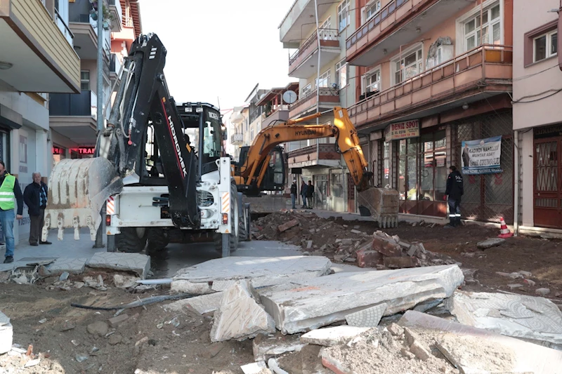 BAŞKAN HÜRRİYET, İZMİT’İ RANTA DEĞİL, HALKA HİZMET İÇİN DÖNÜŞTÜRÜYOR!