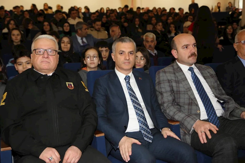 BAŞKANIMIZ VATAN ŞAİRİ MEHMET AKİF ERSOY