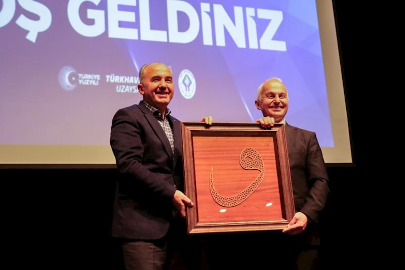 RİZE BELEDİYESİ, TEMEL KOTİL’İN SUNUMUYLA “TÜRKİYE’NİN HAVACILIK VİZYONU” KONULU KONFERANS DÜZENLEDİ