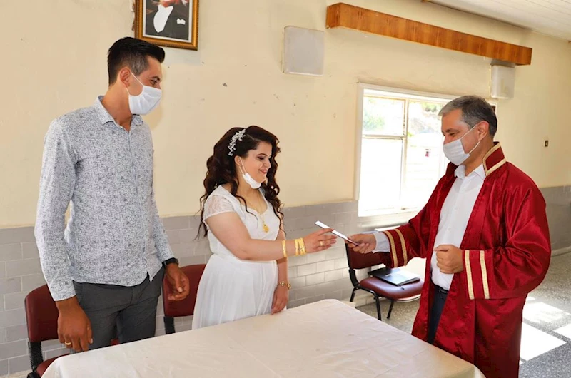 Sümeyye & İsmail Doğan çiftinin nikâhını kıydık.
