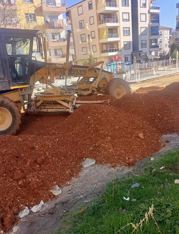 Asfaltsız Yolumuz Kalmayacak