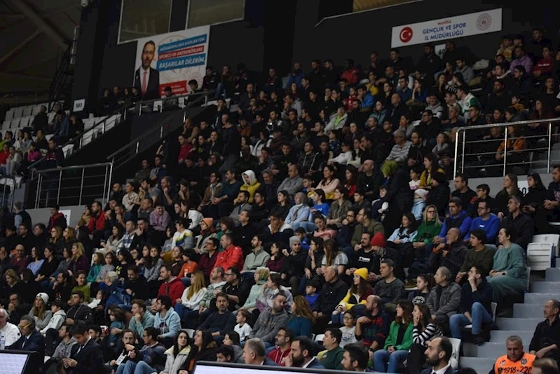 Potanın Tarzanlarının Anadolu Efes Maçı Kapalı Gişe Oynanacak