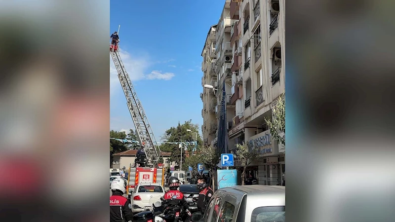 Büyükşehir, Afiş, Pankart ve Bayrakların Sökülmesiyle İlgili Kamuoyuna Gerçekleri Açıkladı
