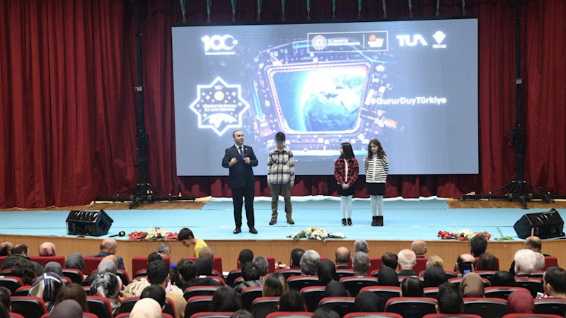 Bakan Kacır ve İlk Türk Astronot Gezeravcı, Gençlerle Buluştu