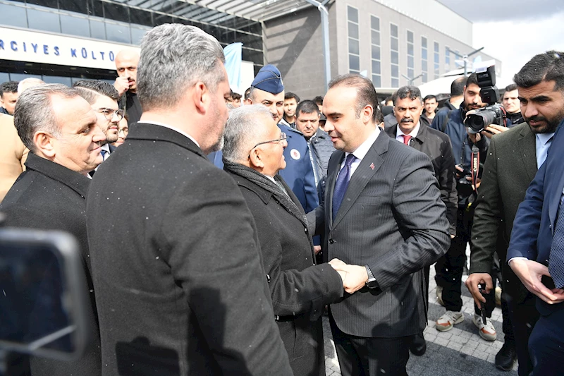Bakan Kacır’dan Başkan Büyükkılıç’a “Alper Gezeravcı” Teşekkürü