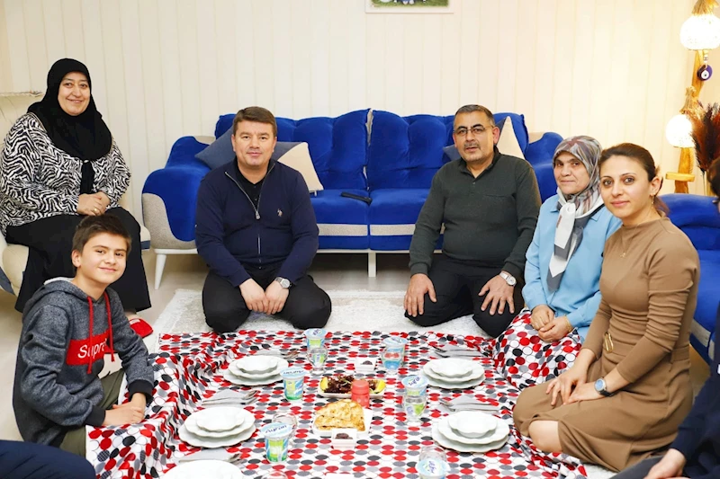 BAŞKAN DİNÇER; ‘’VATANDAŞLARIMIZIN GÖNÜL SOFRALARINDA YER ALABİLMEK BİZİM İÇİN GURUR VERİCİ’’