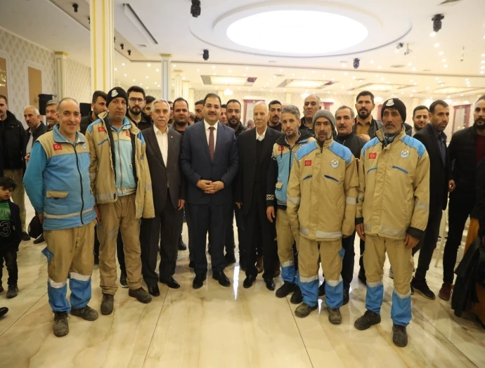 BAŞKAN CANPOLAT, PERSONELLER İLE İFTARDA BULUŞTU