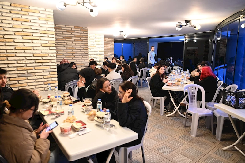 Mamak Belediyesi Kütüphanelerinde İftar Sevinci