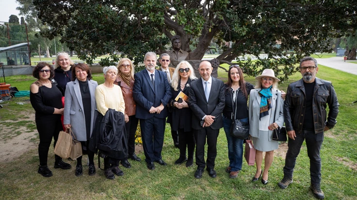 Sanat güneşi Zeki Müren’in heykeli Kültürpark’ta