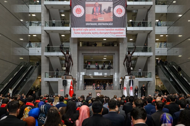 ADALET BAKANI YILMAZ TUNÇ, ŞEHİT CUMHURİYET SAVCISI MEHMET SELİM KİRAZ