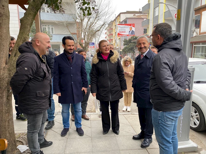 BAŞKAN HÜRRİYET, BUGÜN DE SABAHIN İLK IŞIKLARIYLA ALİKAHYA’DA İŞÇİLERLE BULUŞTU