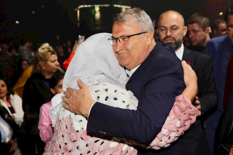 ROMANLAR ‘BAŞKAN ÇERÇİ’ DEDİ