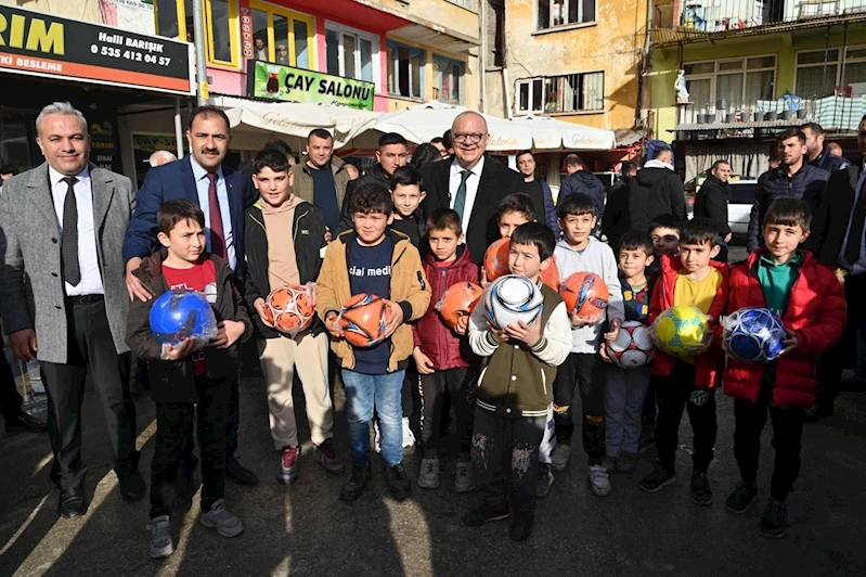 Demirci, Cumhur’un Adayları Başkan Ergün ve Kara’yı Bağrına Bastı