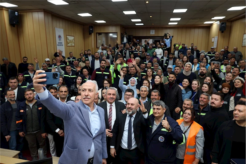 “AKDENİZ BELEDİYESİ’NDE TOPLU SÖZLEŞME SEVİNCİ”