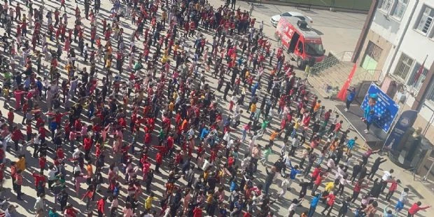 Şahinbeyli Çocuklar Şahincanla Spor Yapıyor