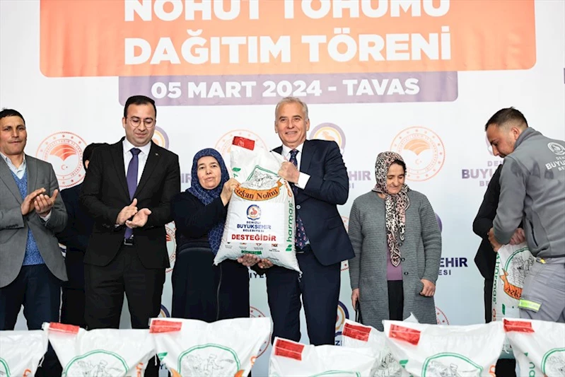 Büyükşehir’den çiftçilere 70 ton nohut tohumu desteği