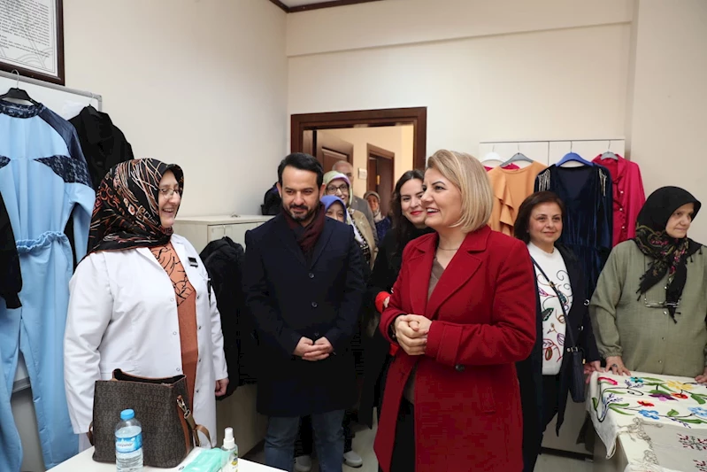 BAŞKAN HÜRRİYET, İZMEK’İN ÜRETEN KADINLARIYLA BULUŞTU