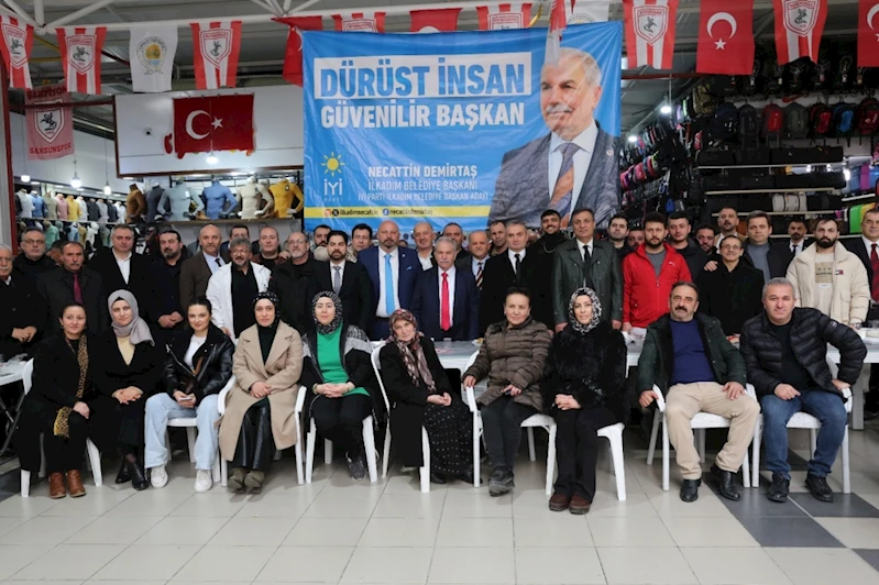 YABANCILAR ÇARŞISI ESNAFI BAŞKAN DEMİRTAŞ’I BAĞRINA BASTI