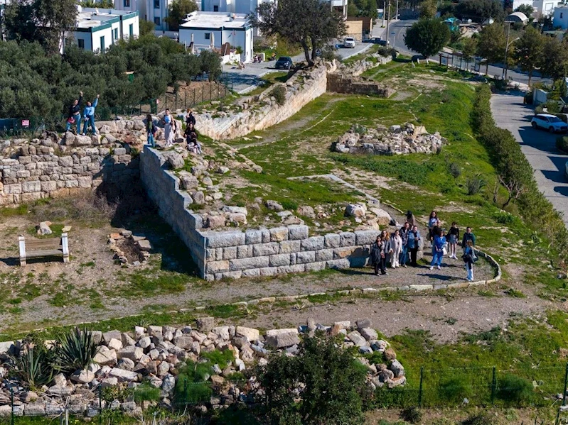 İTÜ PEYZAJ MİMARLIĞI ÖĞRENCİLERİ, HALİKARNASSOS SURLARINDA