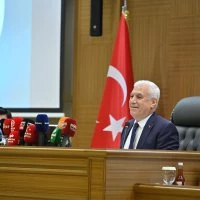 İlk meclis toplantısında su indirimi ve Türkçe tabela kararı