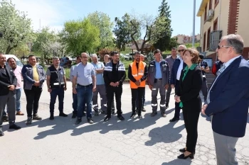 ÜNLÜCE ÇALIŞANLARIN BAYRAMINI KUTLADI