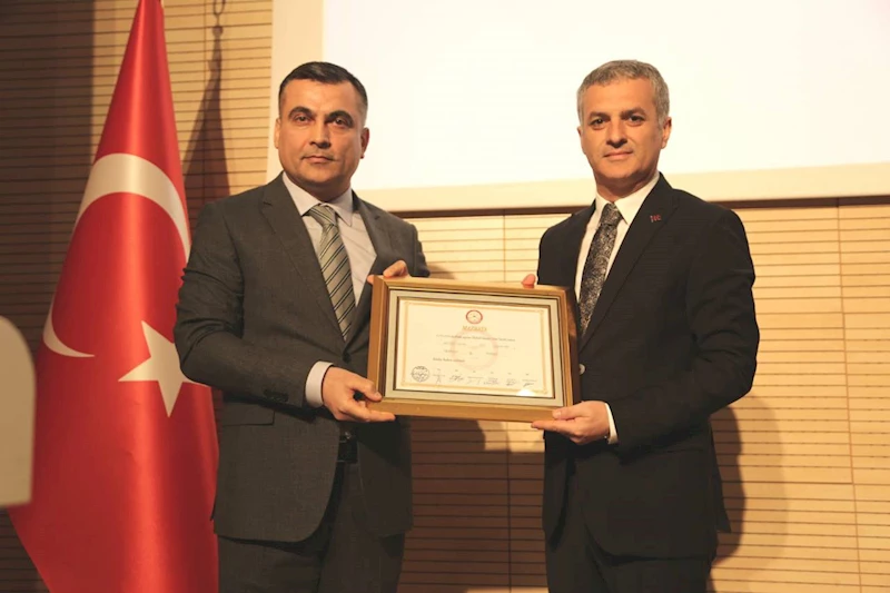 BAŞKANIMIZ DÜZENLENEN TÖRENLE MAZBATASINI ALDI