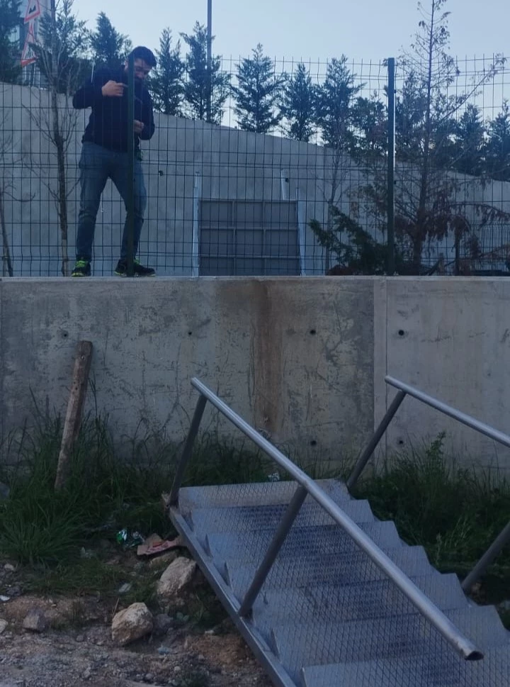 İZMİT BELEDİYESİ HALK İÇİN MERDİVEN YAPTI, ŞEHİR HASTANESİ YIKTI!