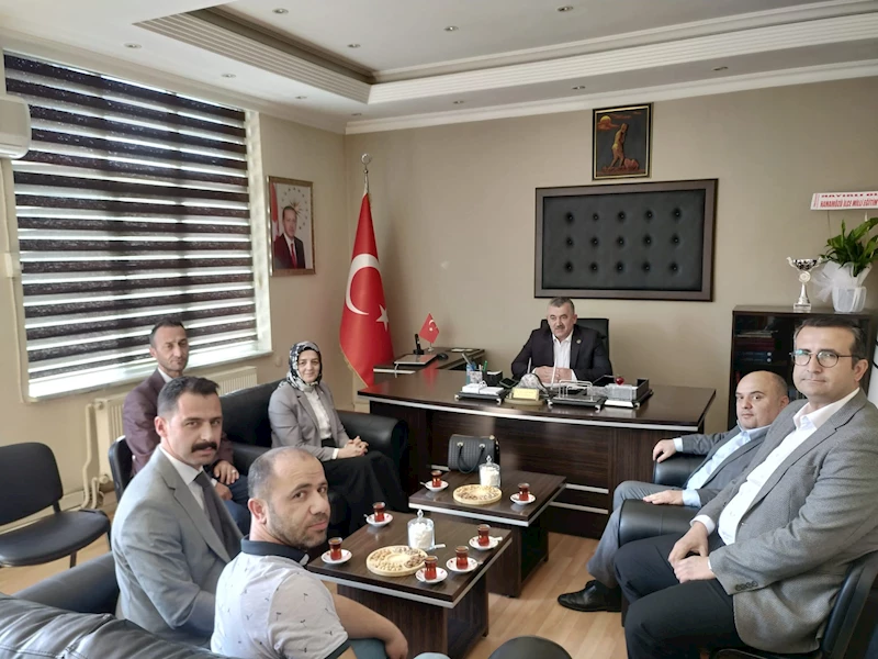 İlçe Milli Eğitim Müdürü Erdal GÜRGİL,  Milli Eğitim Şube Müdiresi ve  Okul İdarecileri Belediye  Başkanımız  Sn. Cihan DEMİR