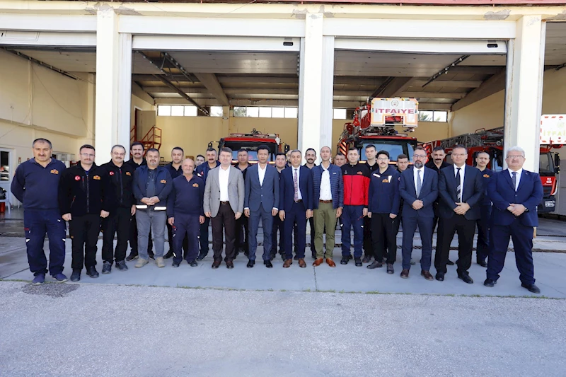 BELEDİYE BAŞKANI DR. EVREN DİNÇER BELEDİYE PERSONELLERİ İLE BAYRAMLAŞTI