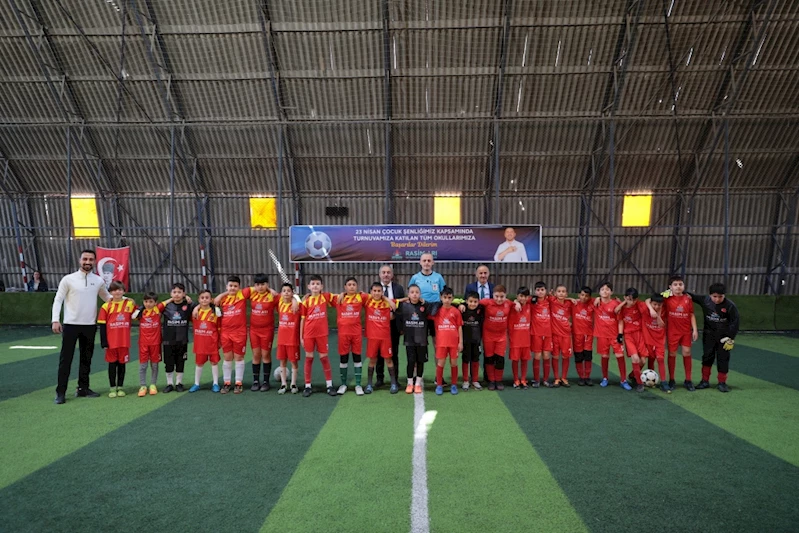 Nevşehir Belediyesi İlkokullar Arası 23 Nisan Futbol Turnuvası’nda Yarı Final Heyecanı
