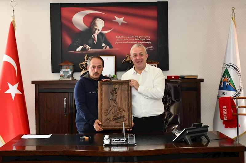 BELEDİYE BAŞKANIMIZ SAYIN BİLGEHAN ERDEM’İ, AHŞAP USTASI SN. AHMET YURDAKUL ZİYARET ETTİ