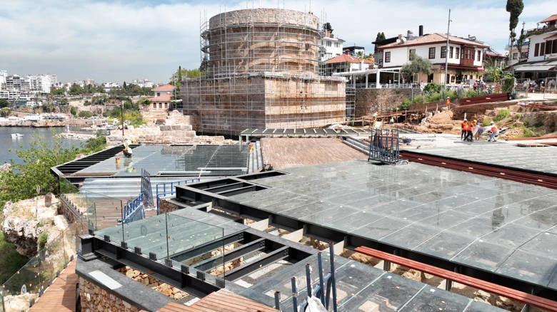 Hıdırlık Kulesi seyir terası projesinde yoğun çalışma